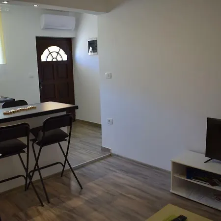 Apartman San 2 *