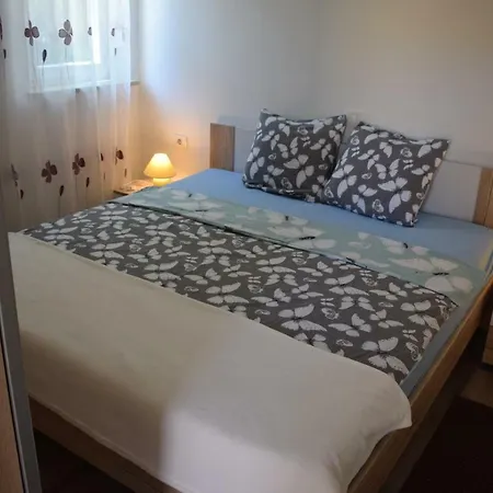 Apartment Apartman San 2 Liznjan